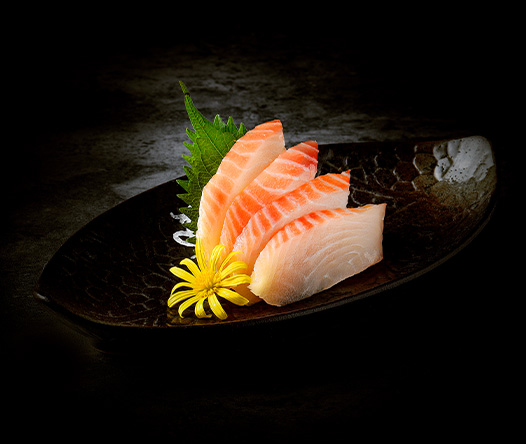 sushi nigiri de salmón